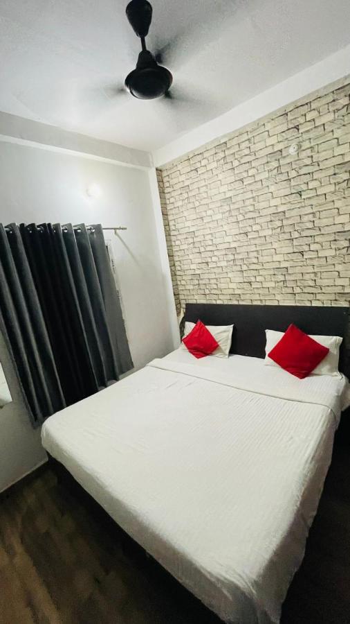 Hotel Pacific Grey By Wb Inn Lucknow Exteriör bild