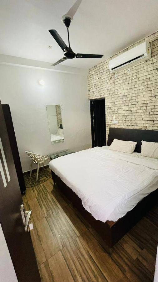 Hotel Pacific Grey By Wb Inn Lucknow Exteriör bild